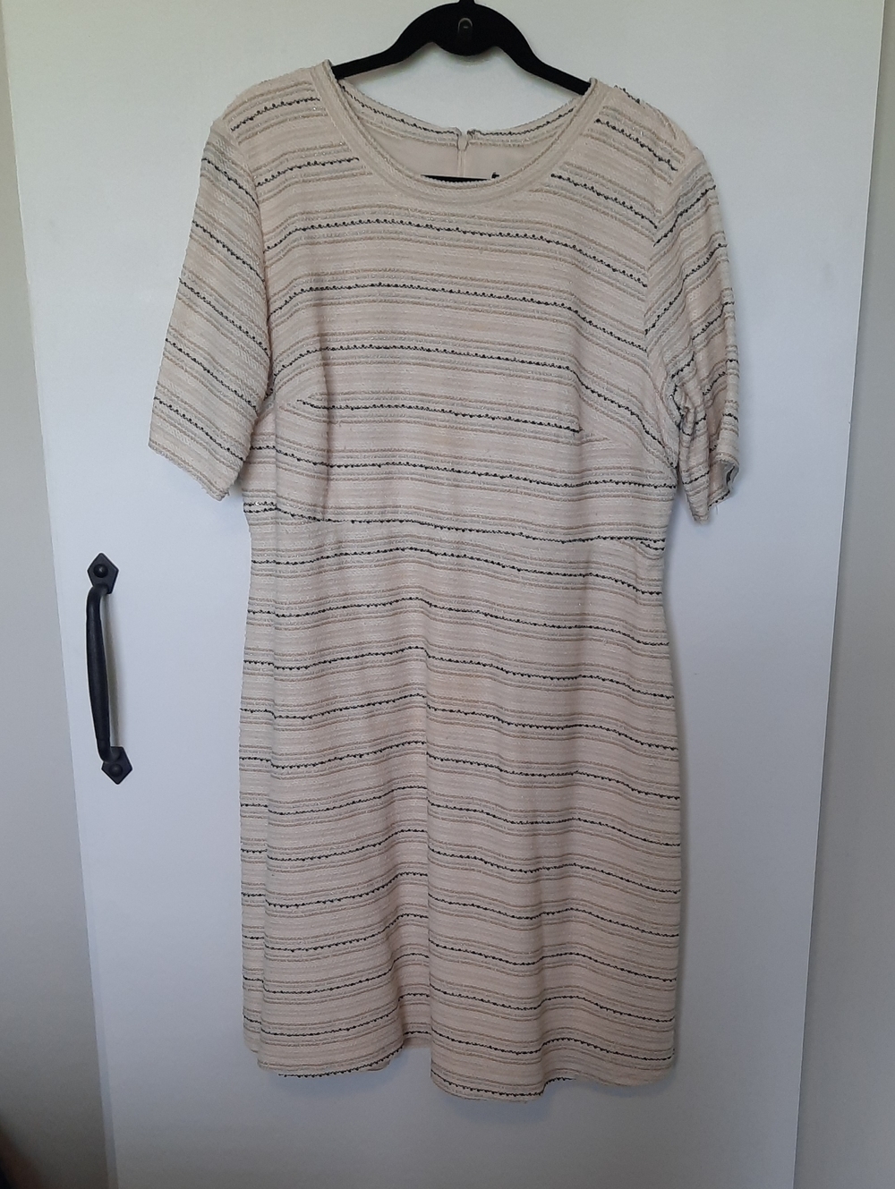 Madison Leigh Cream and Black Striped Shift Dress Size 16w